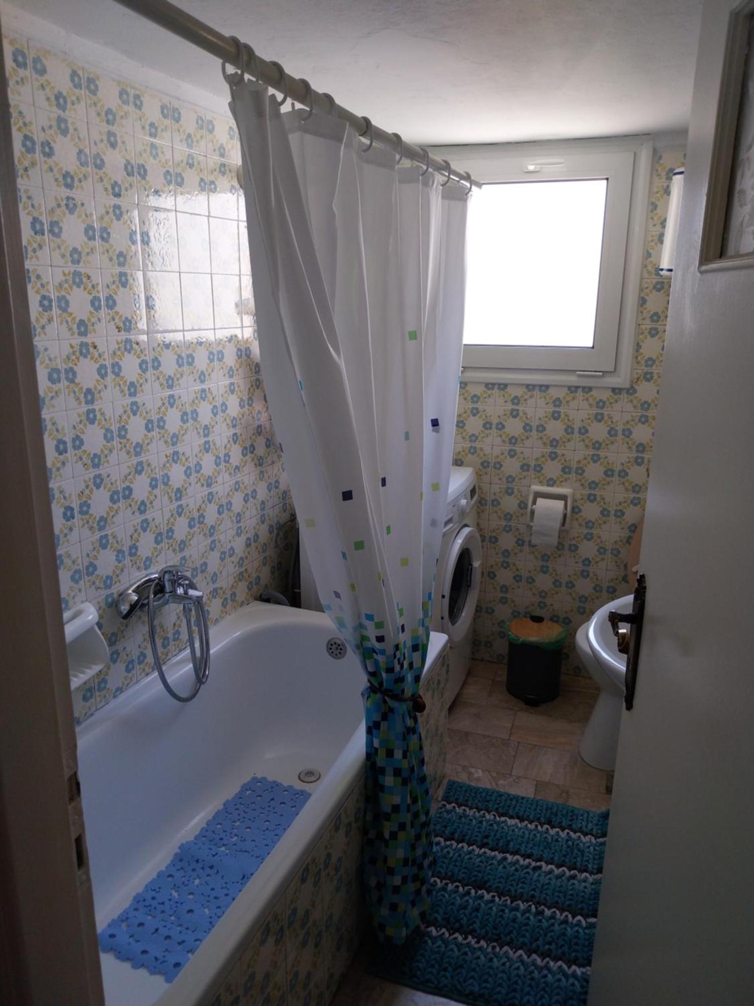 Cozy & Bright Home 50M From Subway -Agios Antonios Атина Екстериор снимка