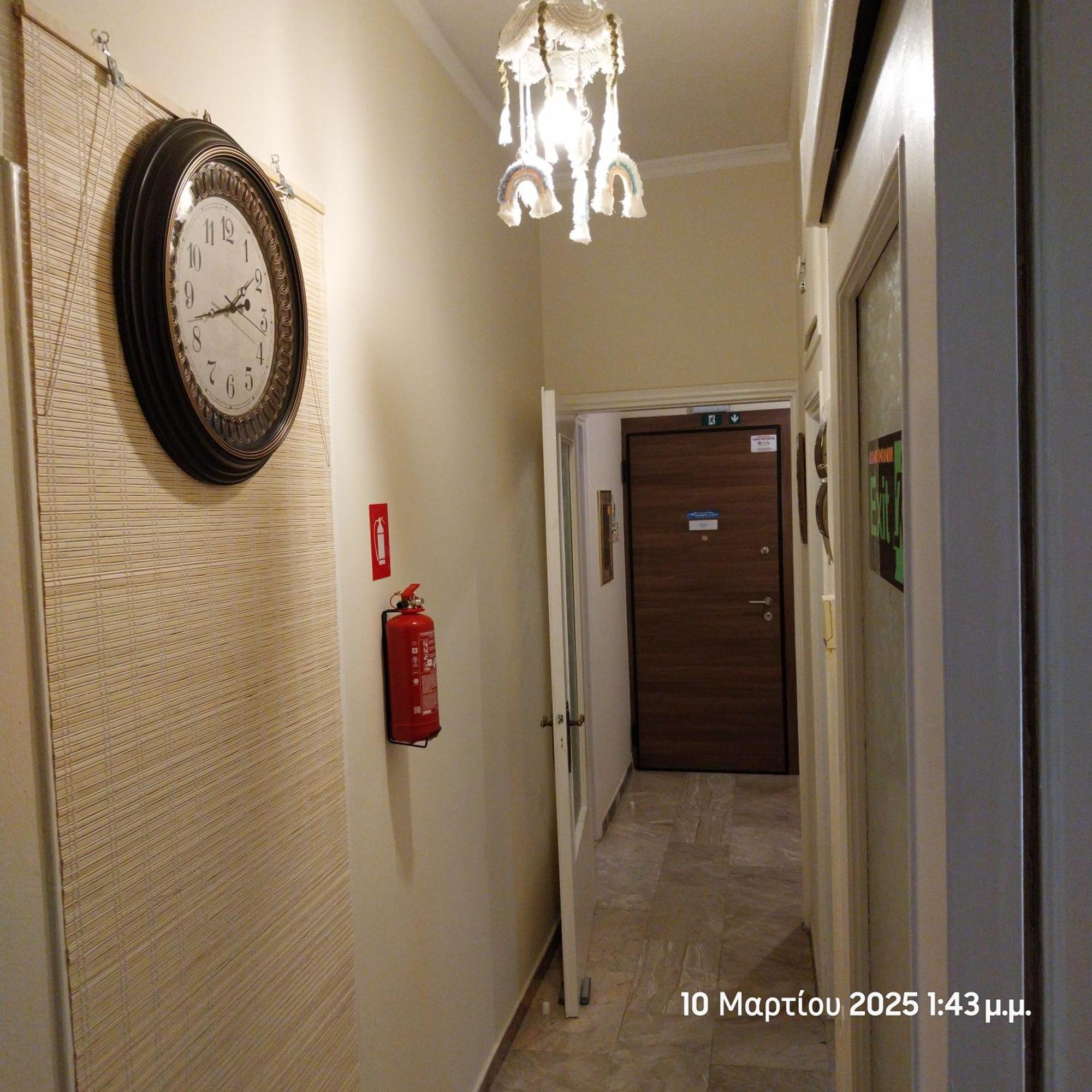 Cozy & Bright Home 50M From Subway -Agios Antonios Атина Екстериор снимка